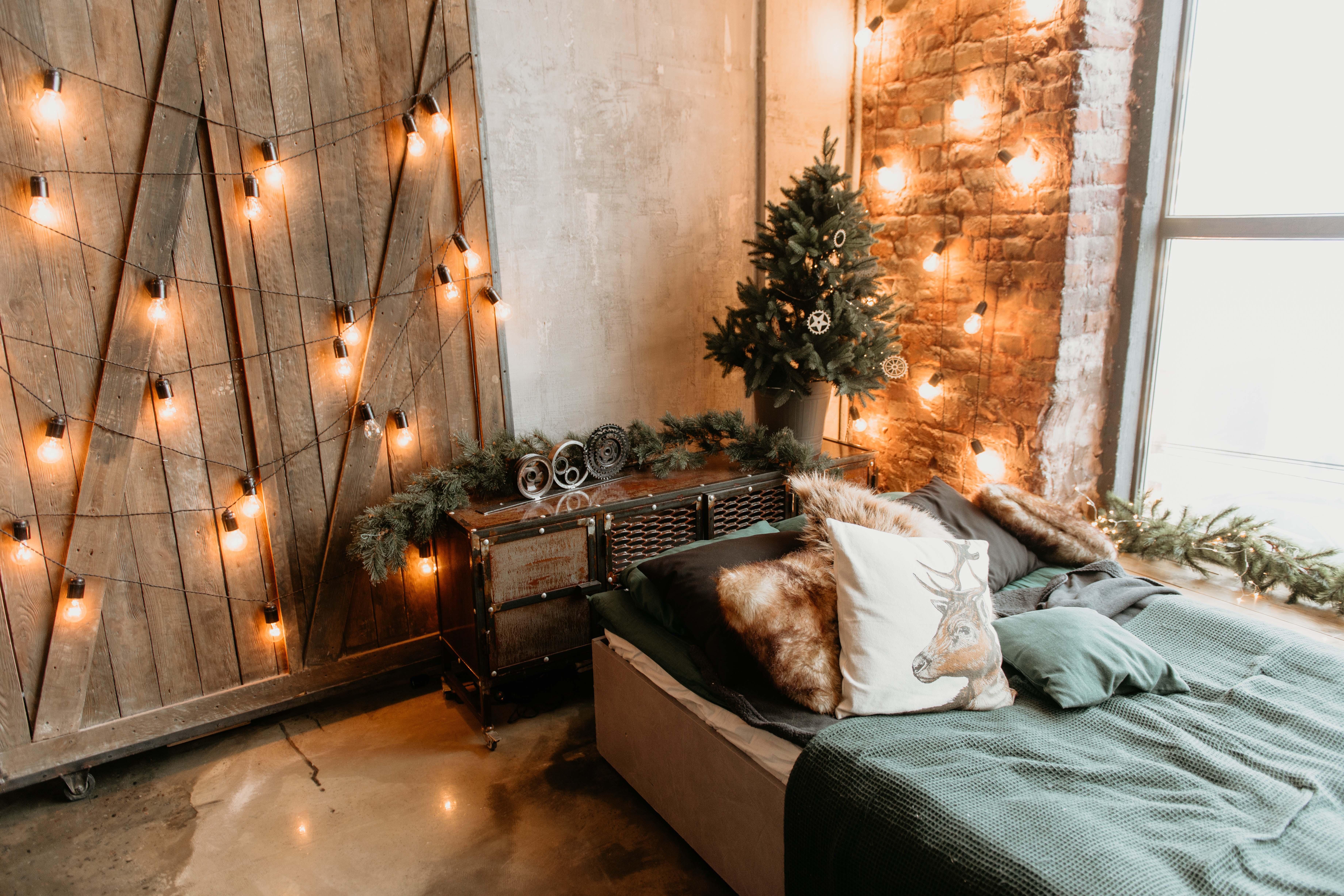 INSPIRATIE: 18 creatieve ideeën om kot of kamer klaar te maken voor de kerstperiode