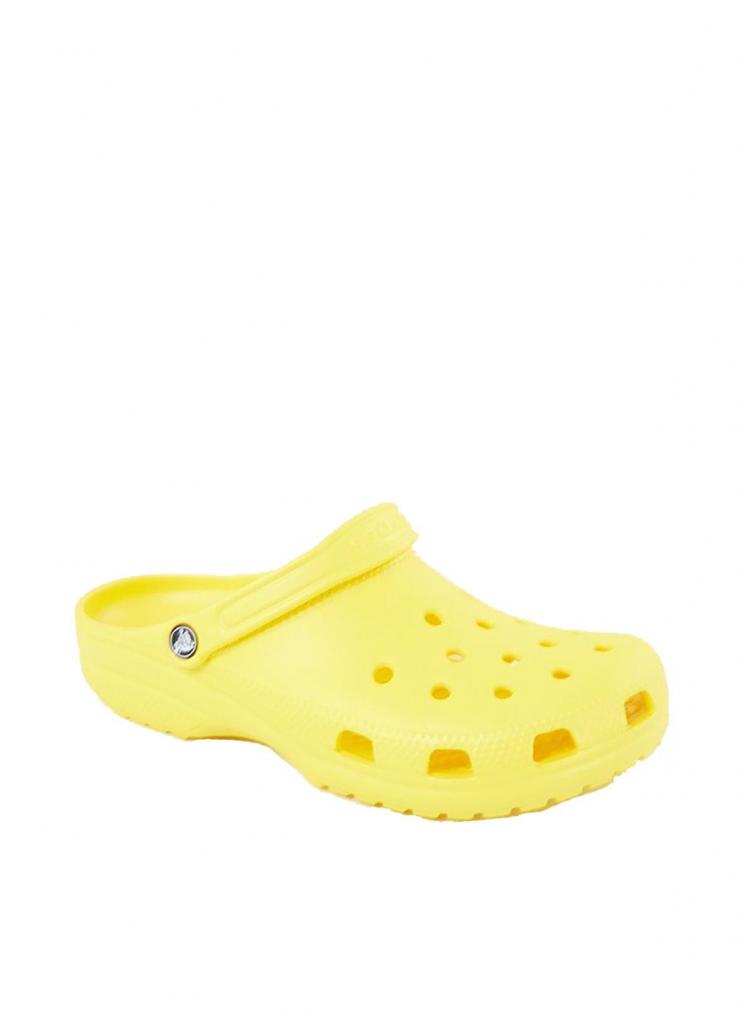 Crocs op hun paasbestCrocs zijn weer helemaal into fashion. Of je ze nu mooi vindt of niet, praktisch zijn ze wel, al was het maar om paaseieren in de tuin te gaan zoeken (44,99 euro).