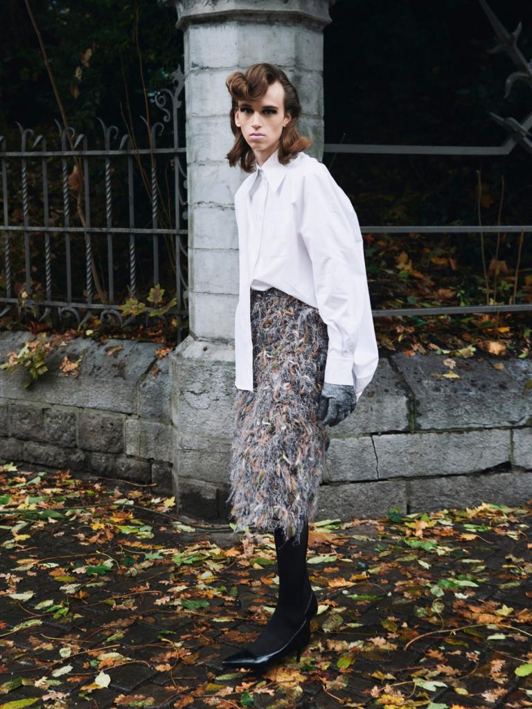 Genderfluide verenrok campagnebeeld Conor Turley voor essentiel Antwerp