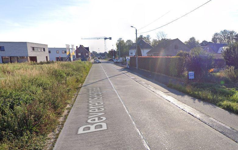 Fietsers Moeten Omrijden In De Beverensestraat In Ardooie KW Be