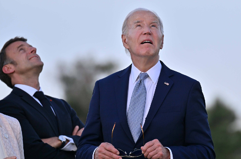 Emmanuel Macron en Joe Biden