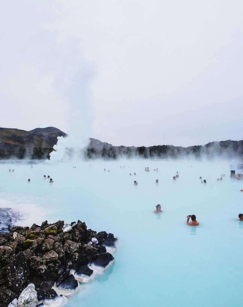 geisers en lagoons met warm water in IJsland