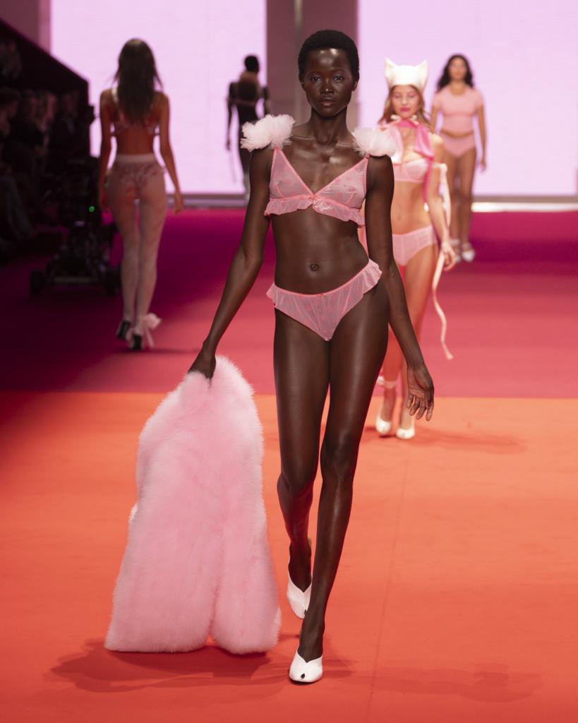 schattig is in lingerietrends etam paris fashion week