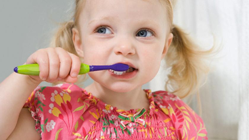 Enfants Comment Leur Apprendre A Se Brosser Les Dents Femmes D Aujourd Hui