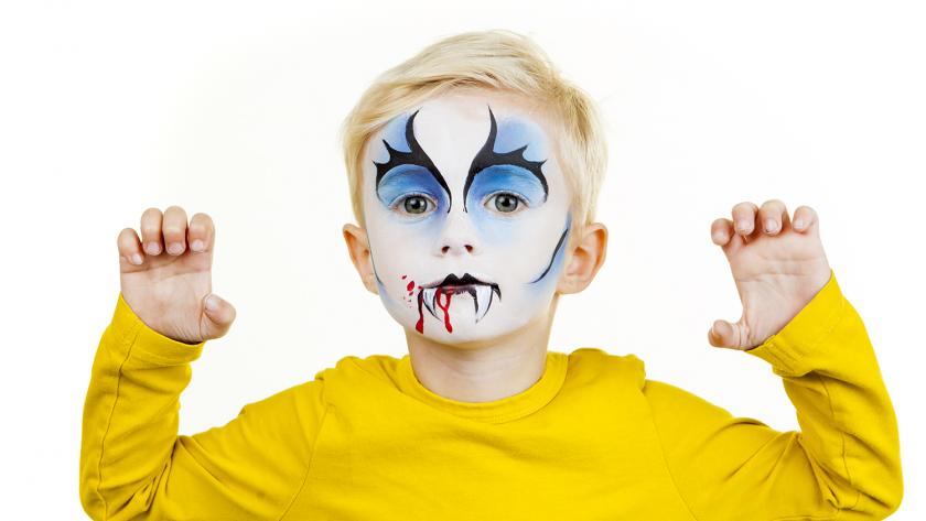 VIDEO: Zo schmink je een vampier voor Halloween - Libelle