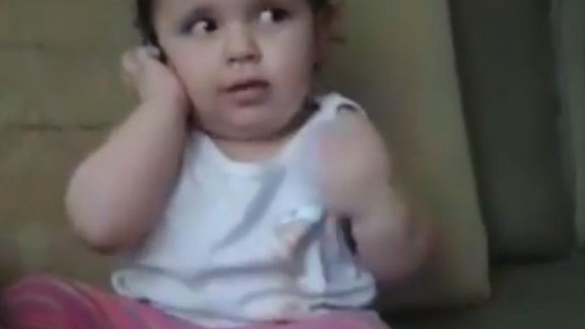 Video Quand Bebe Adore Jouer Avec Le Telephone De Maman Femmes D Aujourd Hui