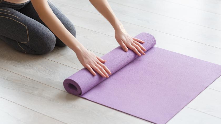 Yoga 10 Postures Pour Soulager Les Crampes Et Les Douleurs Menstruelles Femmes D Aujourd Hui