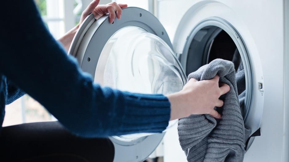 glans Vriendelijkheid Vergissing Azijn in de wasmachine: waarom azijn toevoegen aan je was? - Libelle