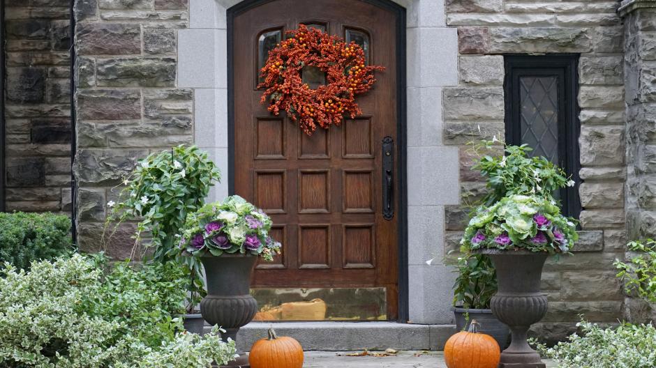Comment décorer sa porte en automne?