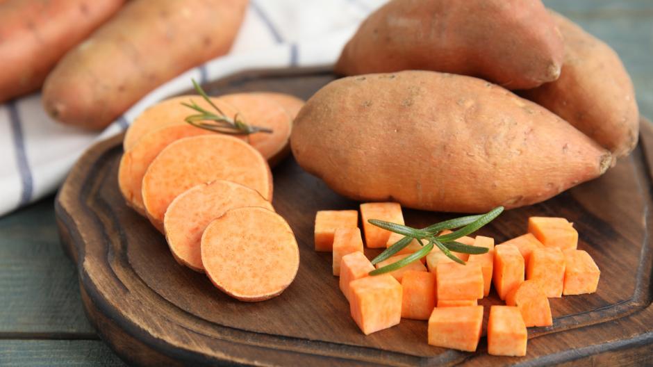 Bevat zoete aardappel meer calorieën dan een gewone aardappel?