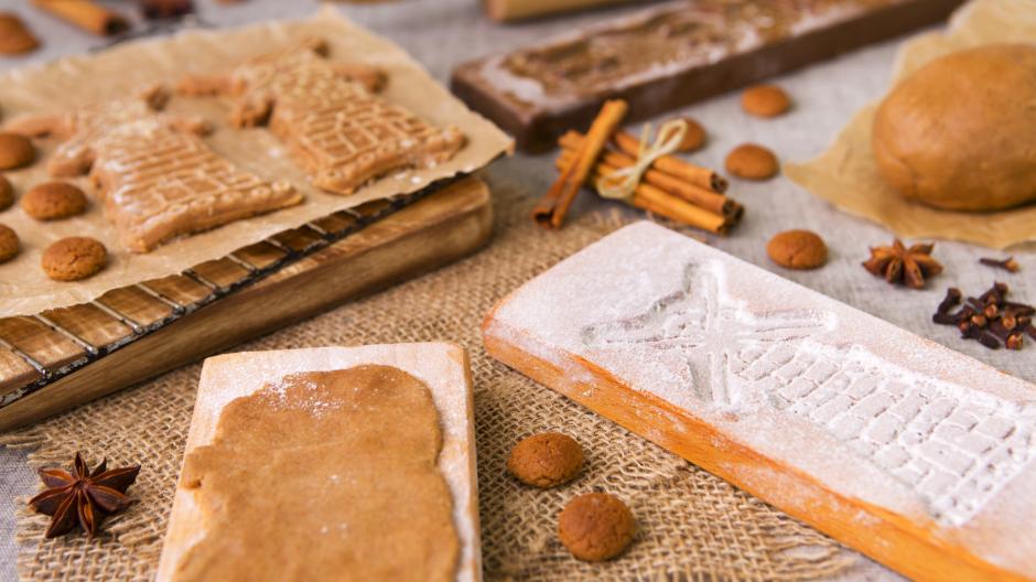 Speculaasdeeg in speculaasvorm