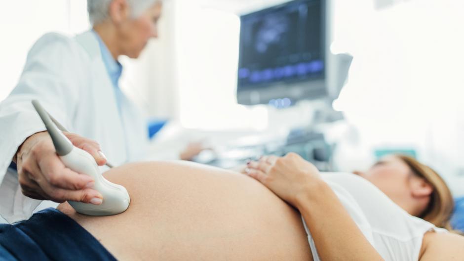bébé en siège