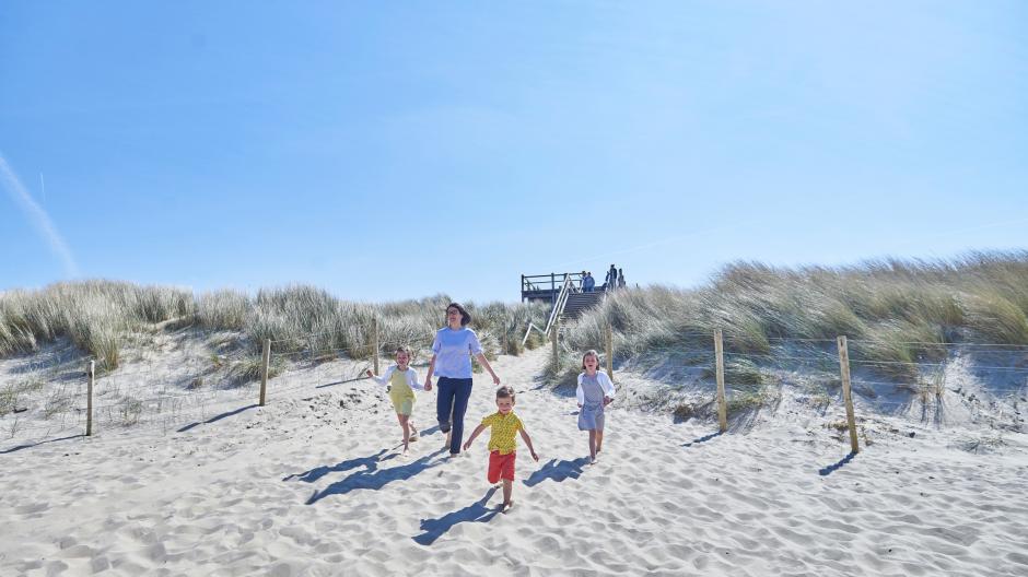 wandelen met kinderen aan de kust