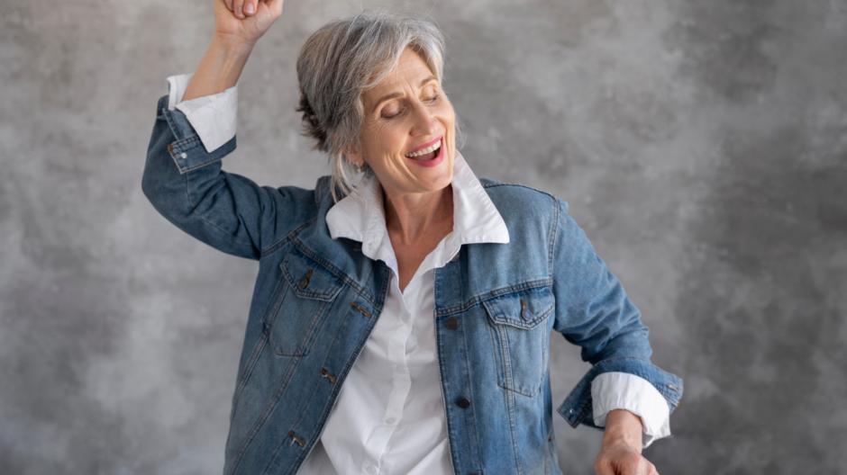 femme senior danse