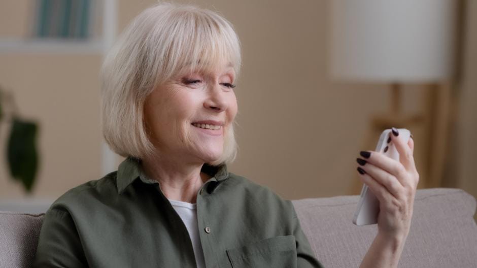 vrouw-die-online-date