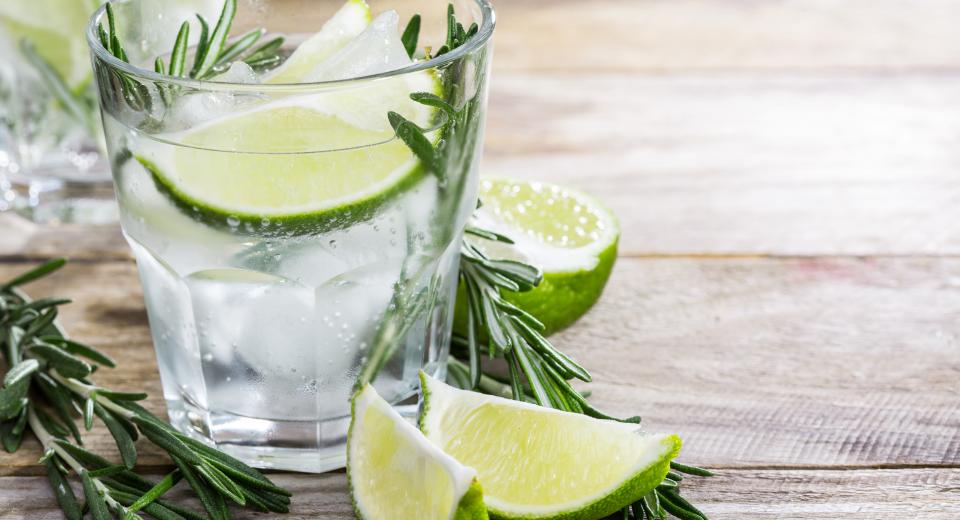 10 zelfgekweekte kruiden om je gin tonic te pimpen
