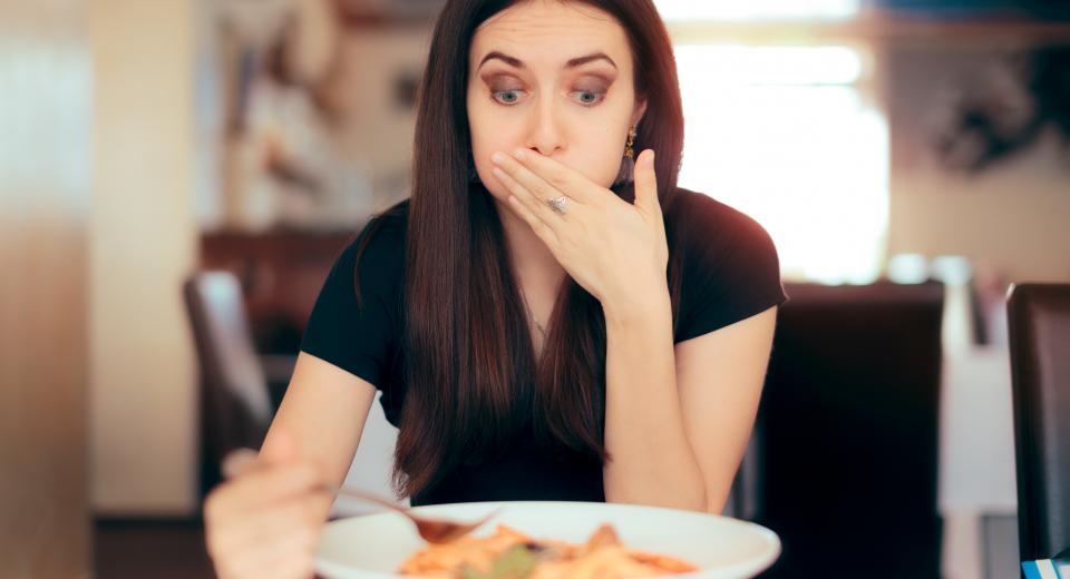 8 Aliments A Ne Jamais Manger Crus Et Ce Que Vous Risquez Cuisine Et Recettes Recette Femmes D Aujourd Hui Delices