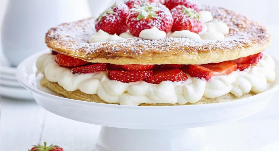 16 prachtige desserts met aardbeien om de hele zomer van te genieten