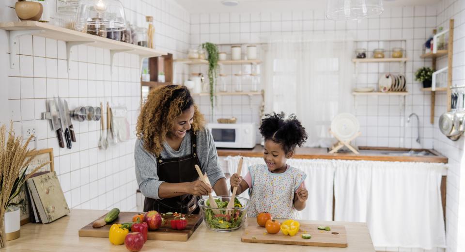 Tijd besparen in de keuken: 6 slimme tips die je leven makkelijker maken