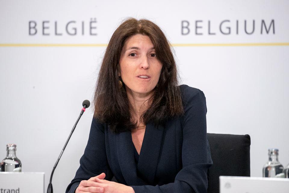 Alexia Bertrand donne aux banques jusqu'à fin juin pour relever leurs taux