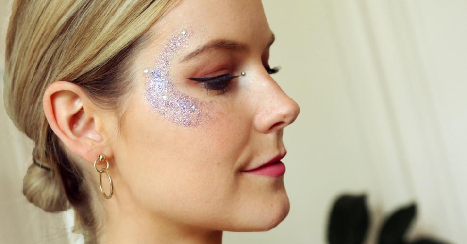 HOW makkelijke en goedkope festivalmake-up glitter gezichtsjuwelen