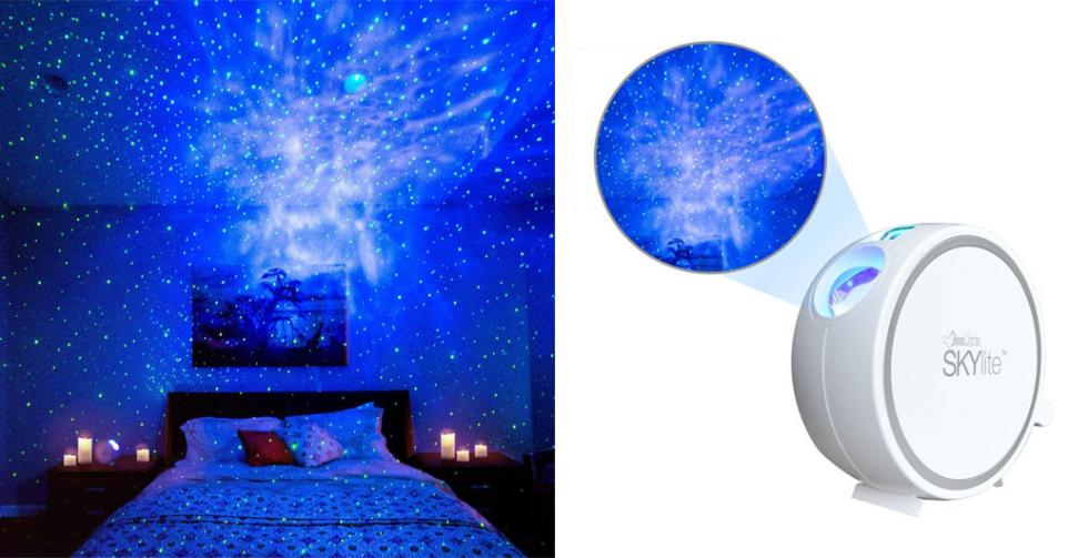 Ce projecteur de ciel transforme votre chambre en nuit étoilée