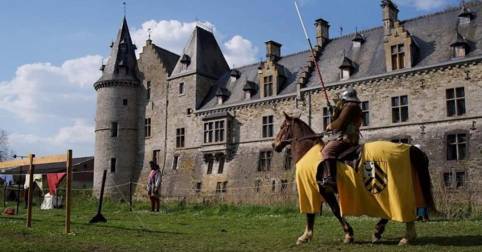 Fête médiévale au château de Fallais.