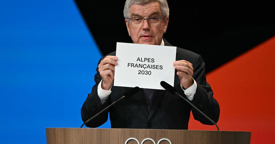 Thomas Bach annonçant la remise de l'organisation des JO d'hiver 2030 aux Alpes françaises