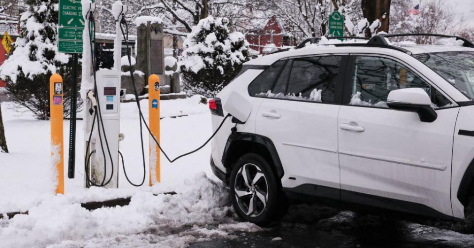 voiture électrique neige