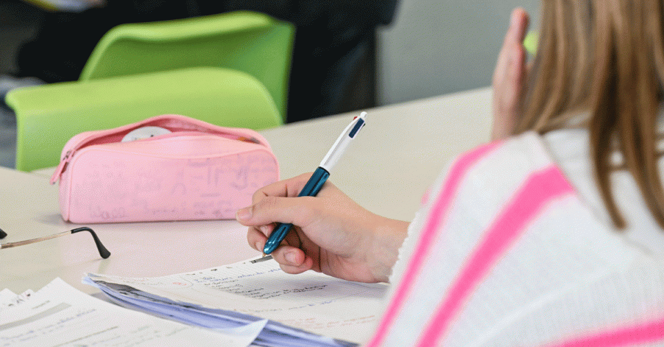 Ook het aantal openstaande vacatures voor schooldirecties en opvangpersoneel nam toe.