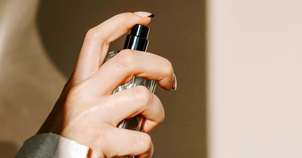 parfum aanbrengen