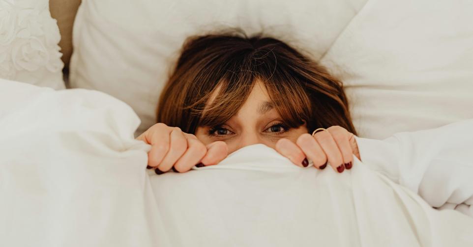 yeux gonflés matin