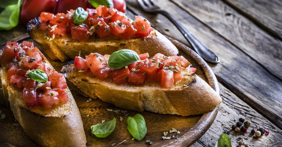 Bruschetta met knoflook en tomatenblokjes