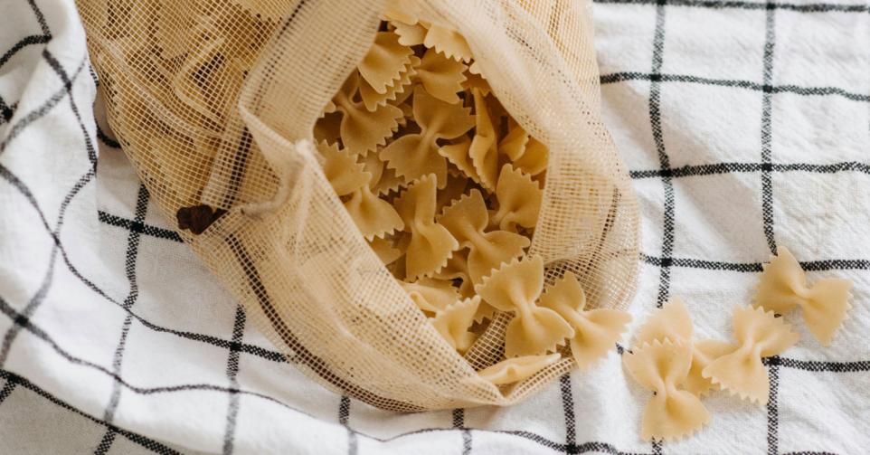 hack pasta afgieten