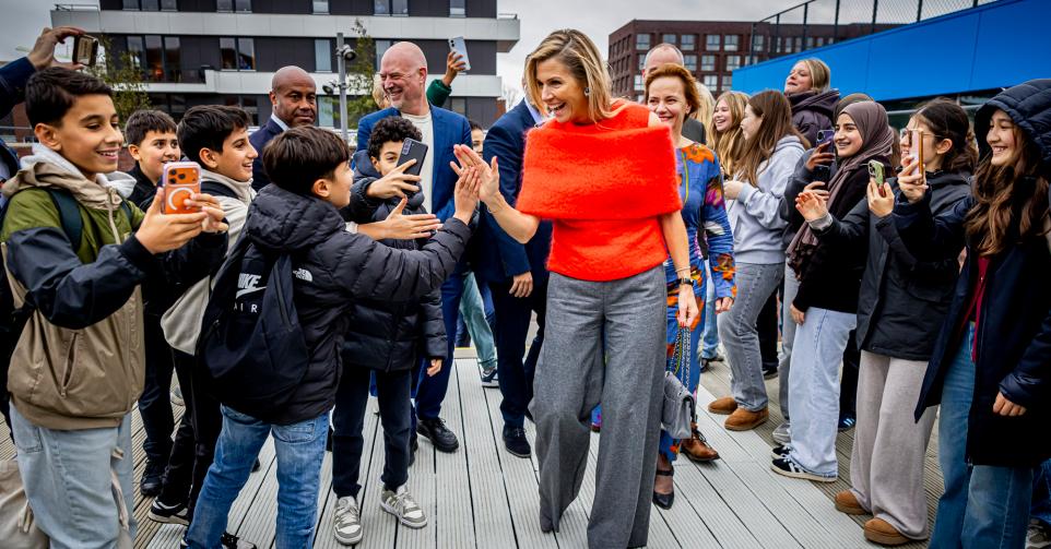 Archiefbeeld: de Nederlandse koningin Maxima tijdens een bezoek aan een college in Haarlem.