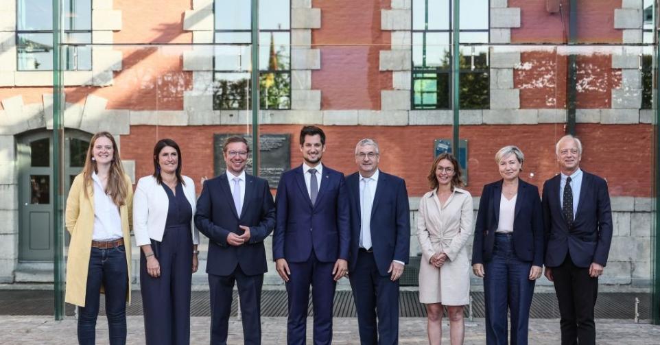 contrôle parlementaire