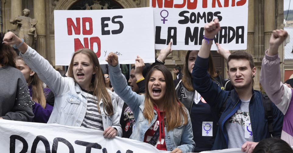 Manifestation en Espagne en 2018, suite à la qualification de délit d'un viol collectif s'étant déroulé deux ans plus tôt