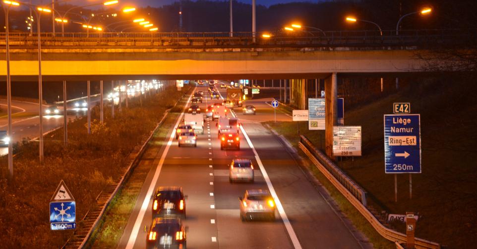 Couper l'éclairage des autoroutes, une idée qui sera discutée par le Codeco spécial énergie.