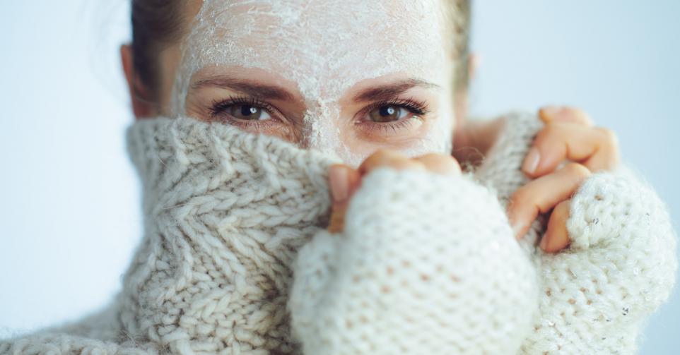 Huit conseils pour une peau hydratée et un teint éclatant en hiver.