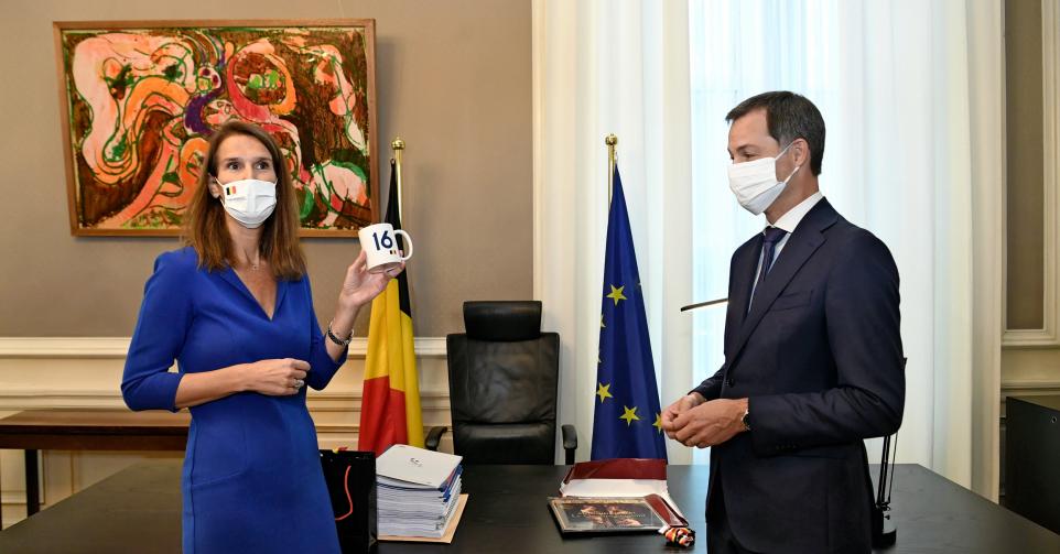 Le Premier ministre Alexander De Croo et l'ancienne Première ministre Sophie Wilmès.