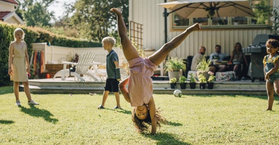 jardin été vacances enfants