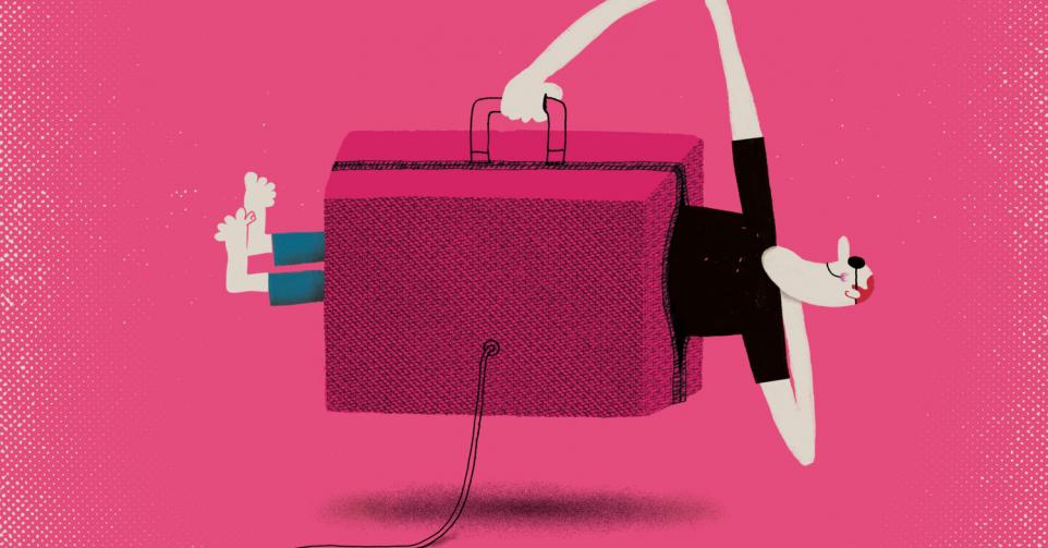 Mensen die depressief zijn, krijgen soms het advies om een gelukskoffertje te maken, gevuld met dingen die hen kunnen helpen als ze somber zijn. Misschien kunnen we dat idee overnemen en een rustkoffertje aanleggen, vol dingen die ons ontspannen, stelt psycholoog Claudia Hammond.