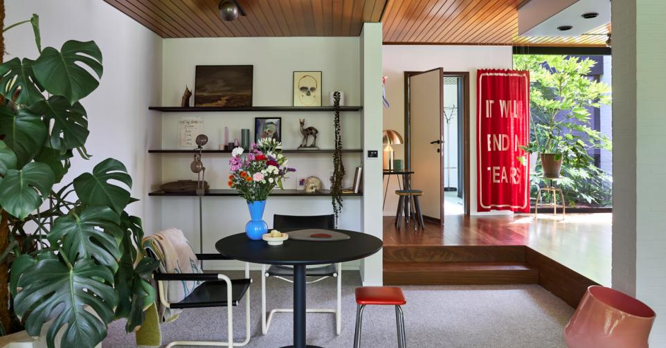 Rode draad in de kunstcollectie van Ellen Vrijsen is melancholie.