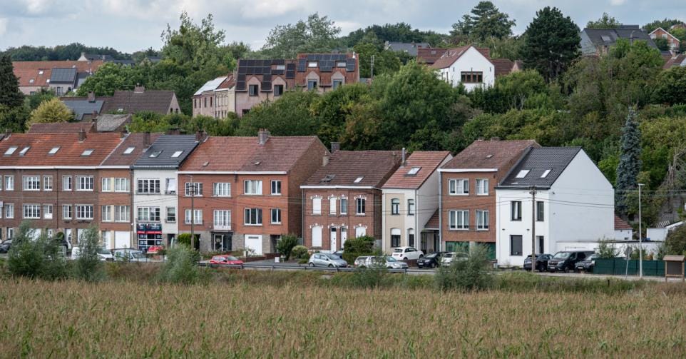 Photo de maisons illustrant la thématique du précompte immobilier