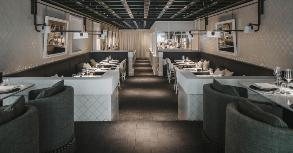 JNcQUOI Fish in Lissabon werd ontworpen door Vincent Van Duysen