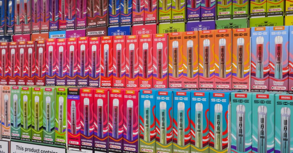 Vapes mogen niet fancy zijn: na verbod op zoete smaakjes, moeten ook  kleurrijke vapes verdwijnen?