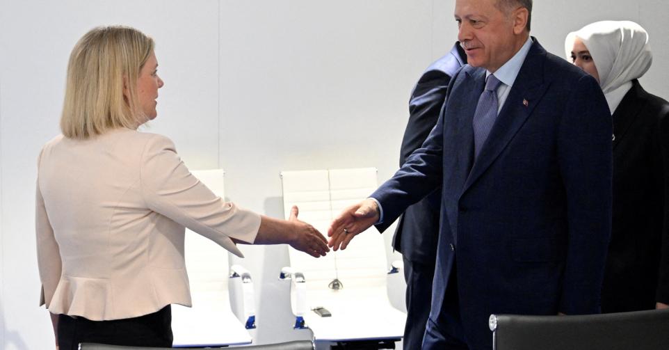 22 juin 2022, poignée de main symbolique entre le président turc Erdogan et la Première ministre suédoise