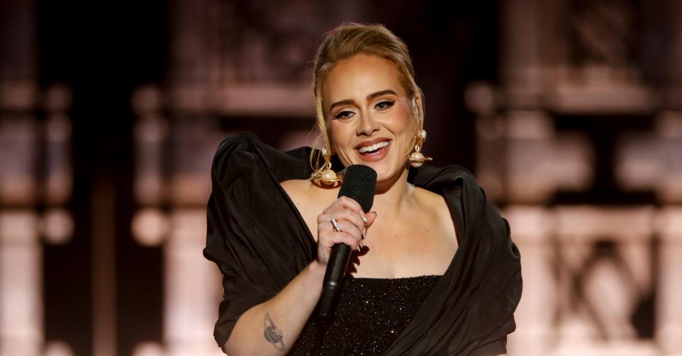 Adele tijdens optreden in LA