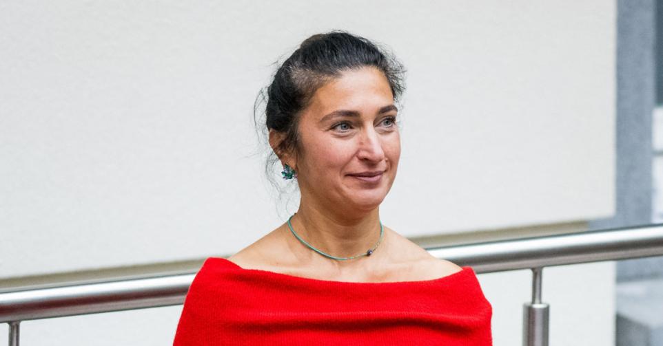 Zuhal Demir in het Vlaams Parlement.