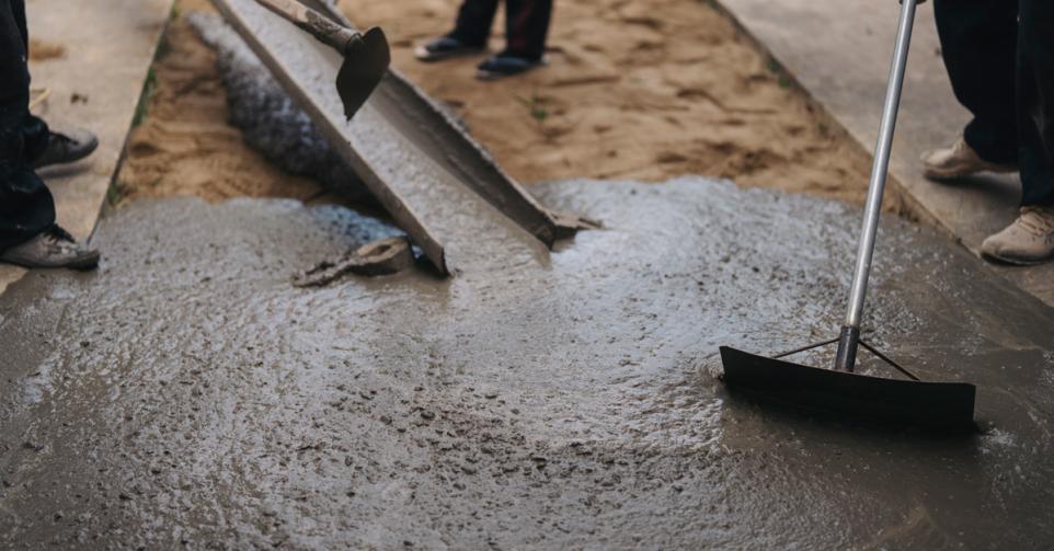 Beton is alomtegenwoordig maar komt met een klimaatprijs